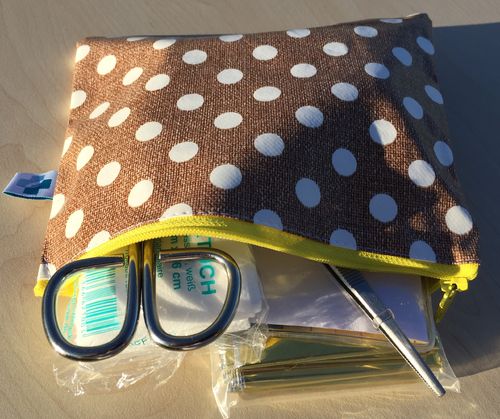 Kunterbunte Tasche Erste Hilfe 17x13 cm, braun-weiß mit gelbem Reißverschluss